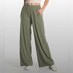 Vuori Olive Green Wide Leg Pants Size L
